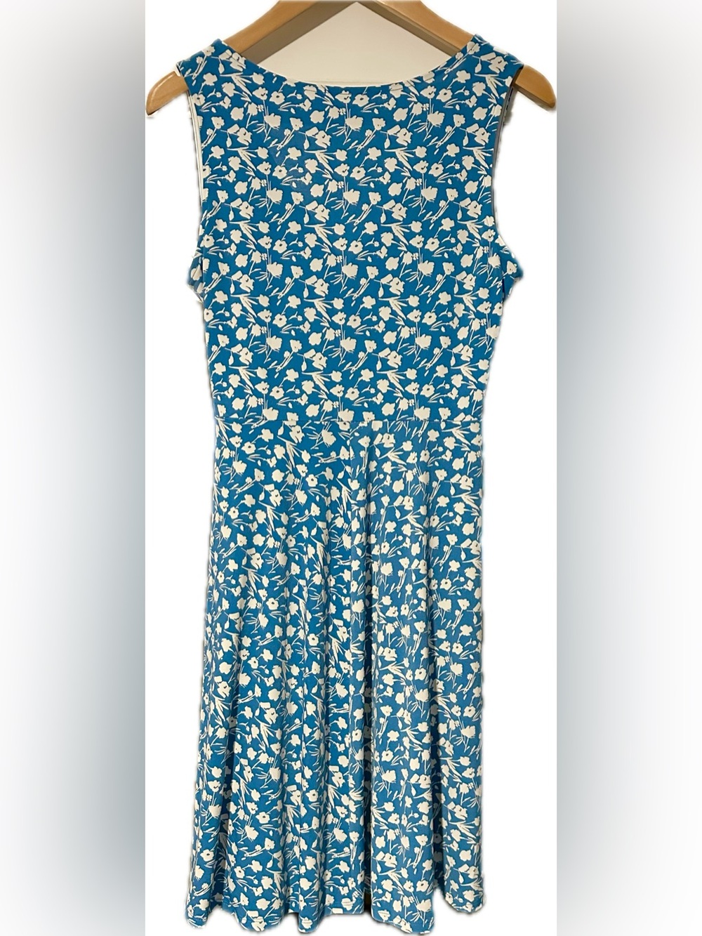 Kaileigh Blue Floral V-Neck Midi Dress - Picture 4 of 5